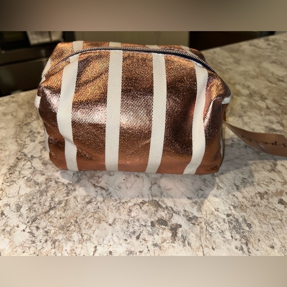 Sparkle Striped metallic Rose Gold & white Travel Bag New - Picture 1 of 7
